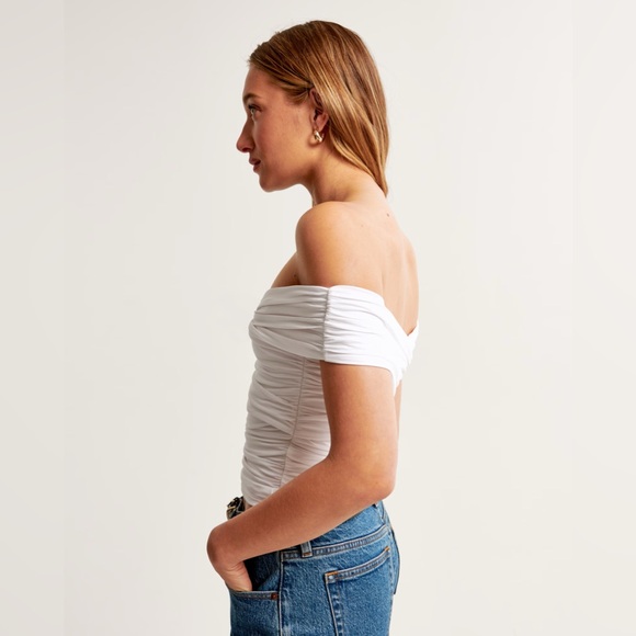 NWT Abercrombie & fitch off the shoulder ruched wrap top sz M - Picture 4 of 5